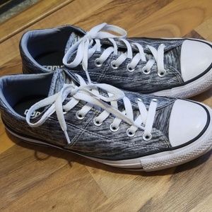 Super cute converse. Size 9womens